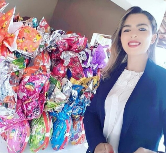 Juliana Oliveira produz ovos de P&aacute;scoa h&aacute; mais de 10 anos.